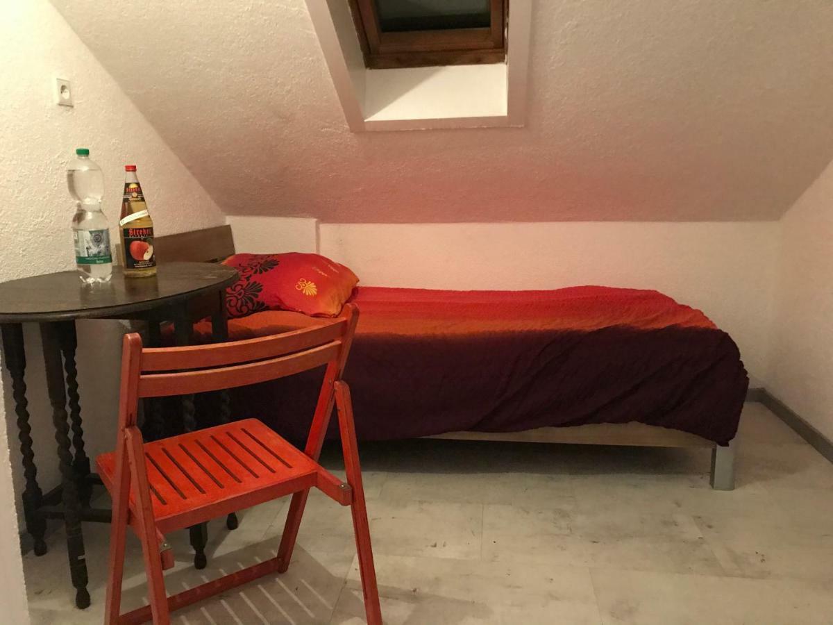 Cozy Room in Ludwigsburg Buitenkant foto